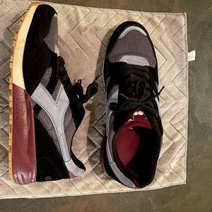 Men’s 10.5 Diadora Multi-Color